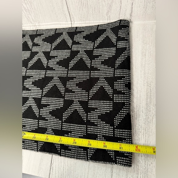 MICHAEL by Michael Kors Infinity Scarf Reversible Black White MK Logo Pattern - Picture 6 of 6